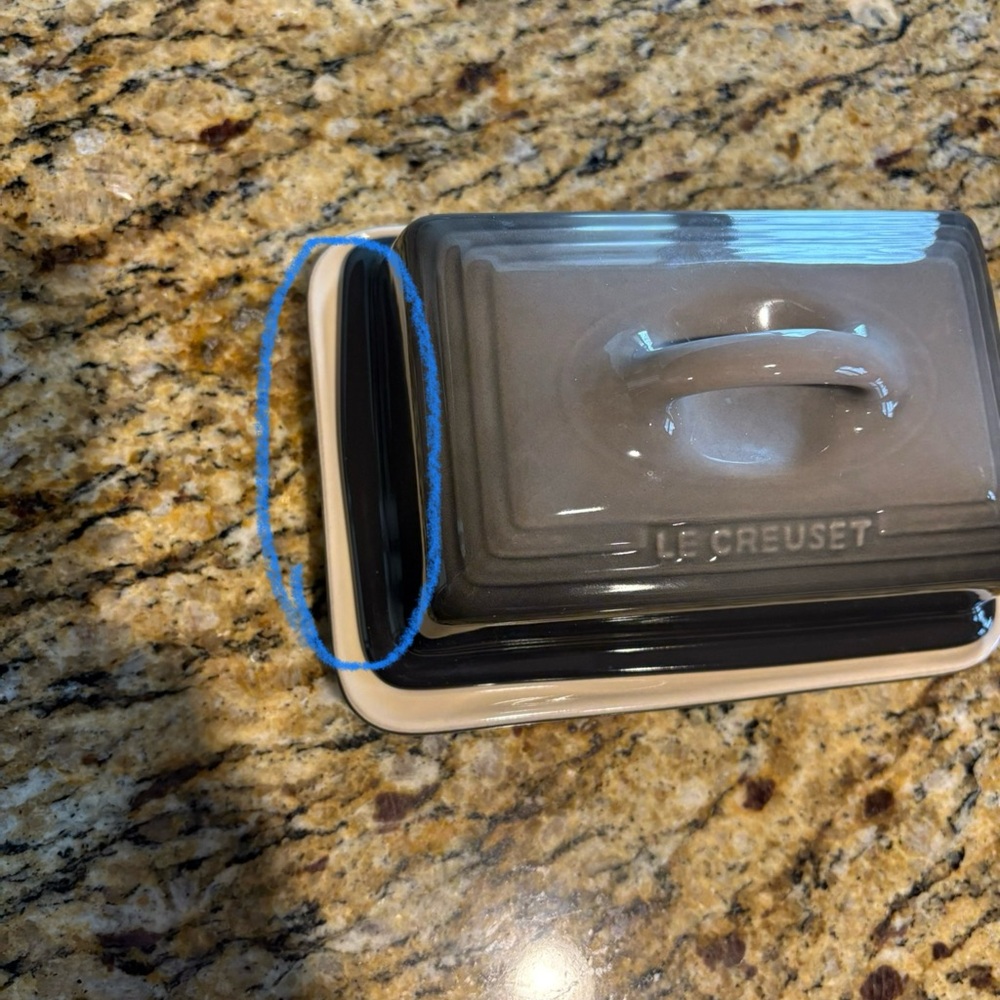 Le Creuset Stoneware Butter Dish UK, Flint - Picture 11 of 13